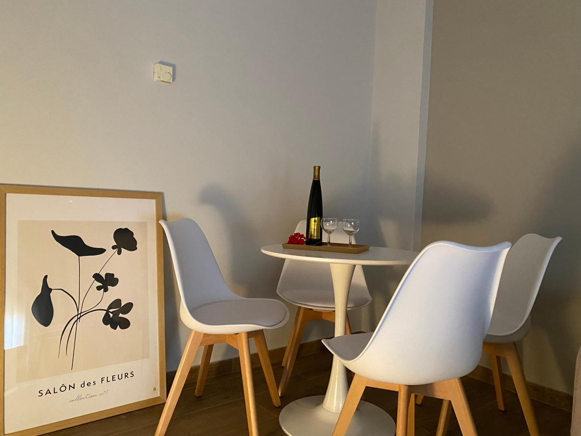 West Comfort Athena Bagian luar foto